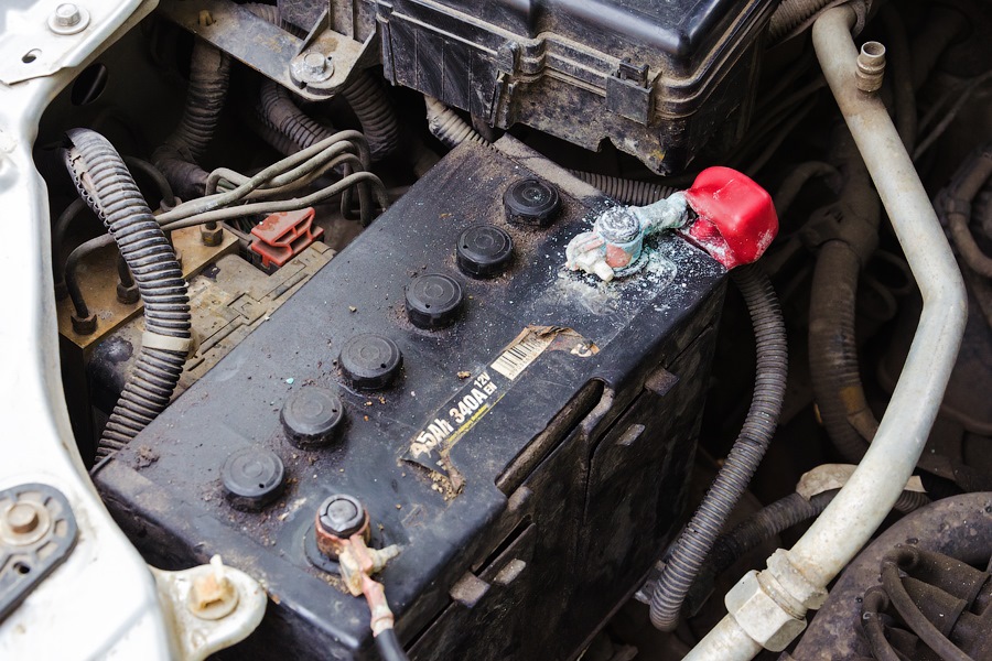 Причины и последствия сульфатации аккумуляторной батареи автомобиля